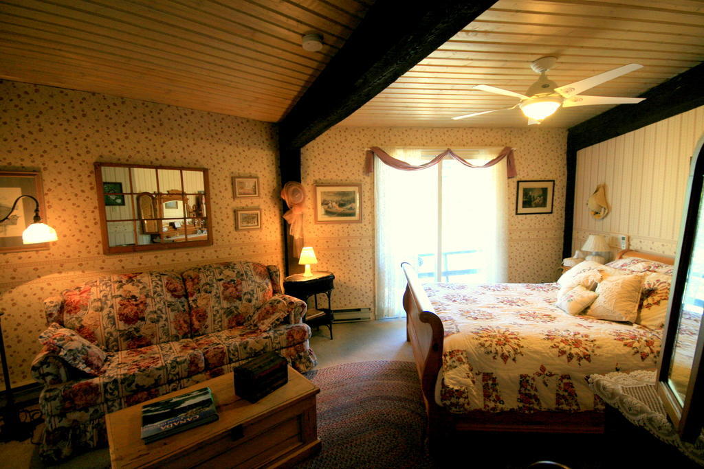 Stouffermill Bed & Breakfast Algonquin Highlands Eksteriør billede