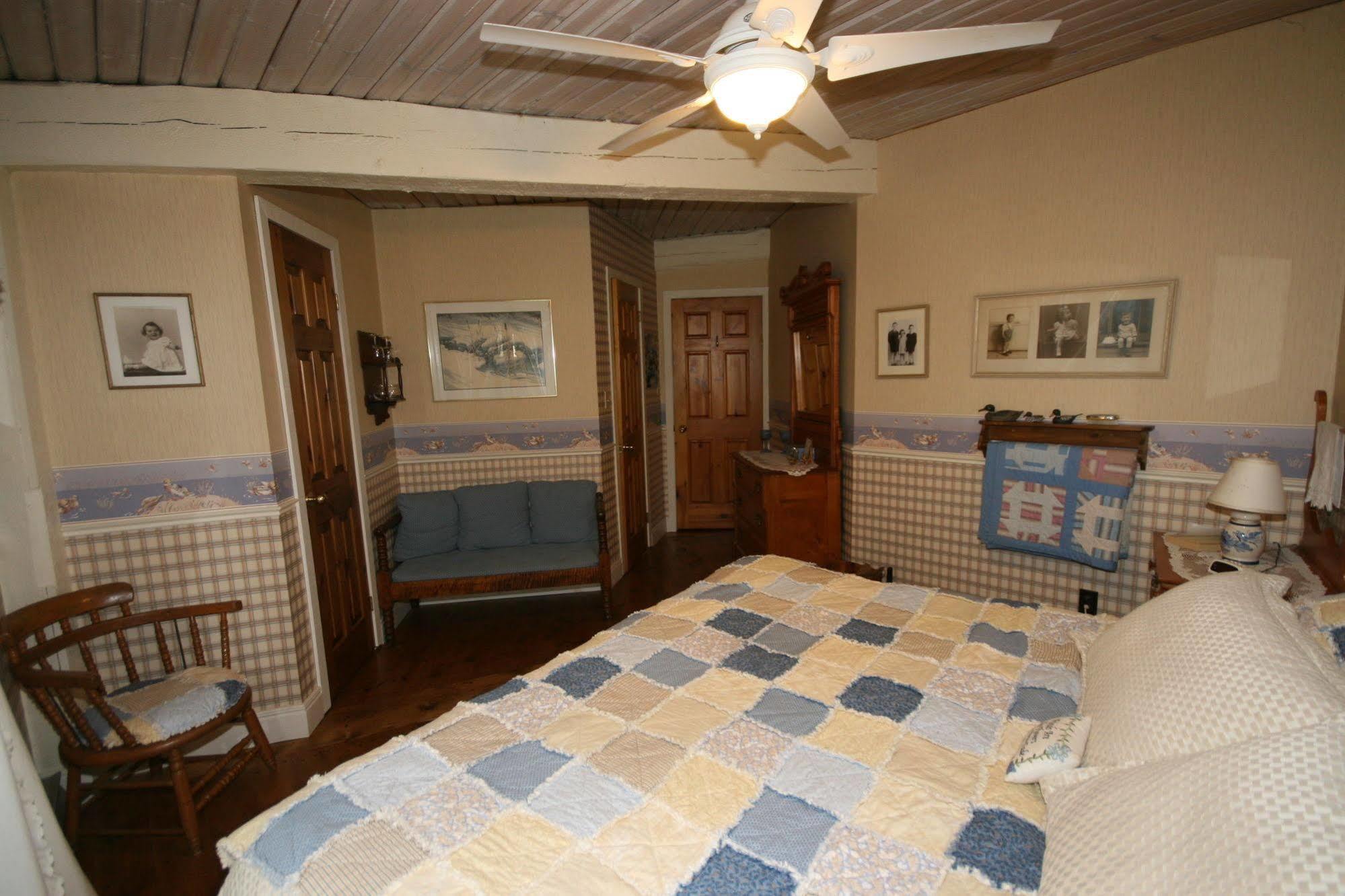 Stouffermill Bed & Breakfast Algonquin Highlands Eksteriør billede