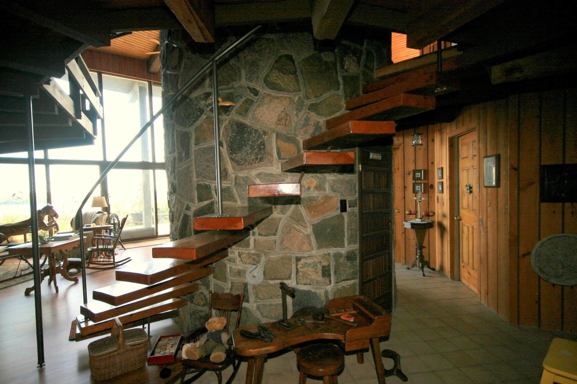 Stouffermill Bed & Breakfast Algonquin Highlands Eksteriør billede